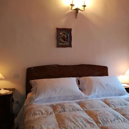 Via Roma Apartment Montevarchi Ngoại thất bức ảnh